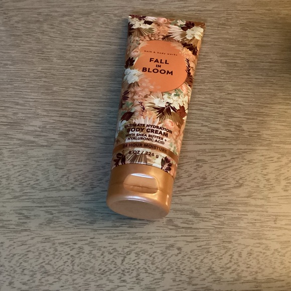 Fall in Bloom Bath and Body Works Body Cream New Full Size - Picture 5 of 5